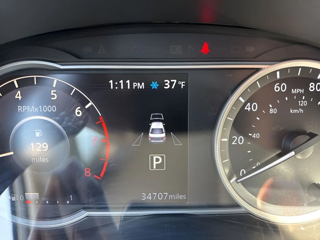 Used 2025 White Nissan 1.6 SV image 21