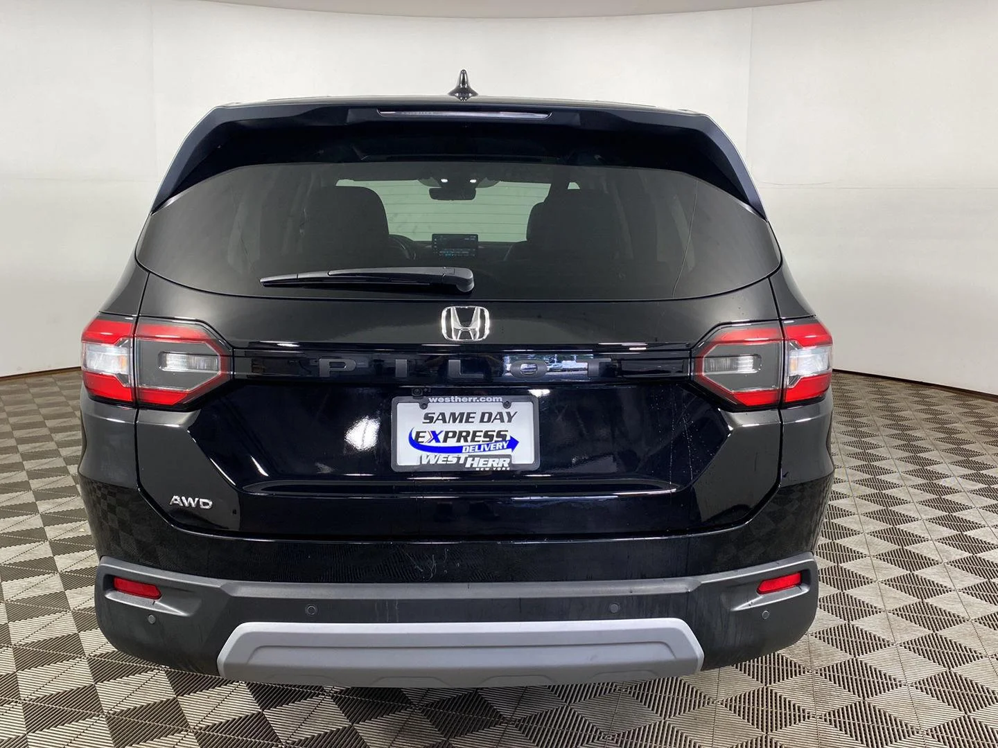 Used 2023 Crystal Black Pearl Honda EX-L w/Rear Captain