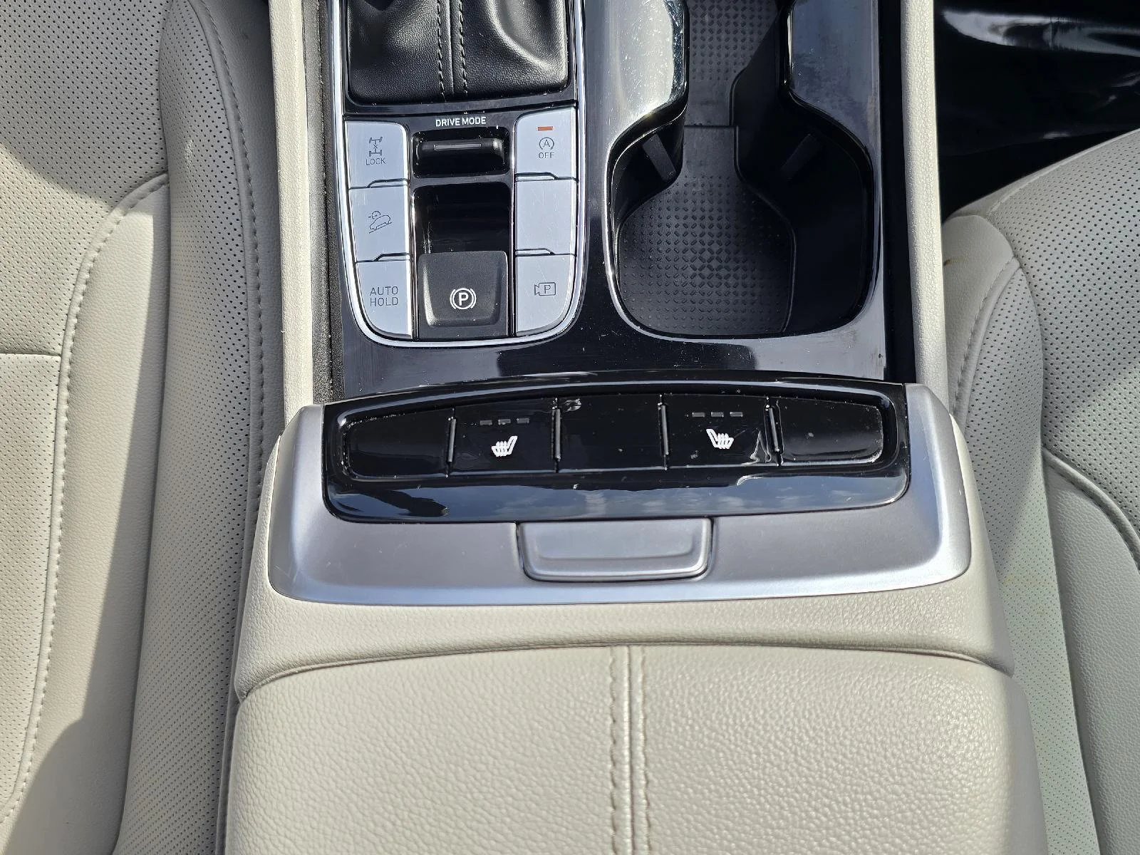 Used 2023 White Hyundai SEL image 15