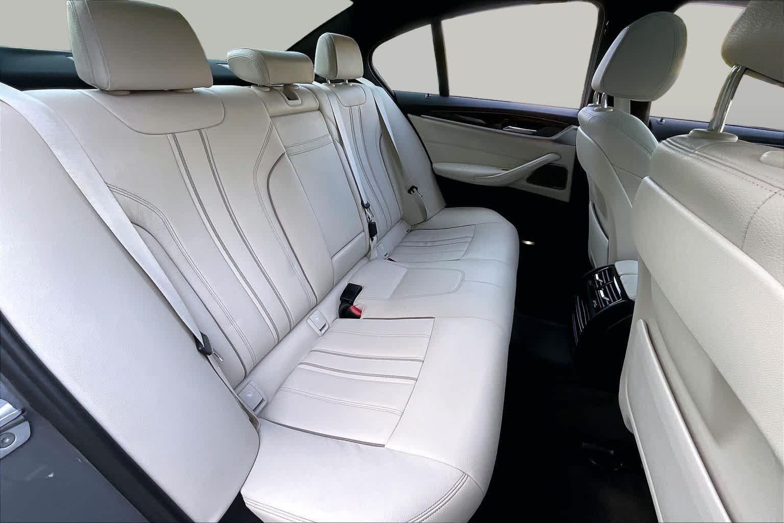Used 2021 Bernina Grey Amber Effect Metallic BMW 530i xDrive image 19
