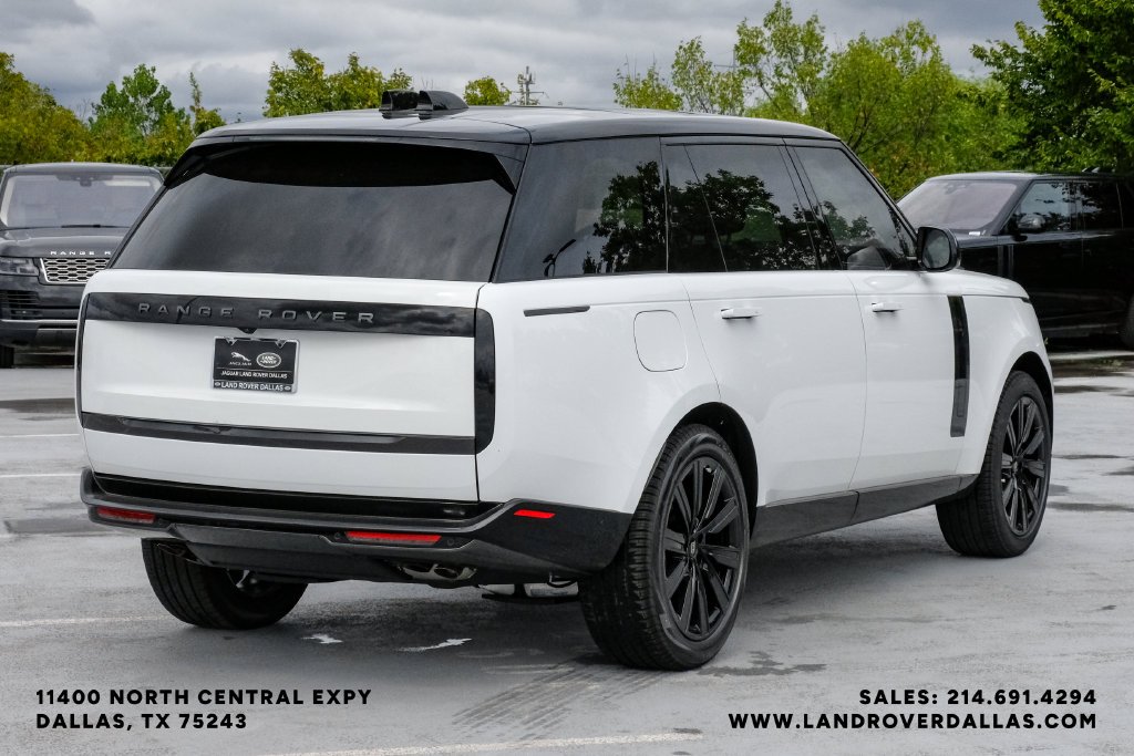 New 2027 Fuji White Land Rover SE image 6