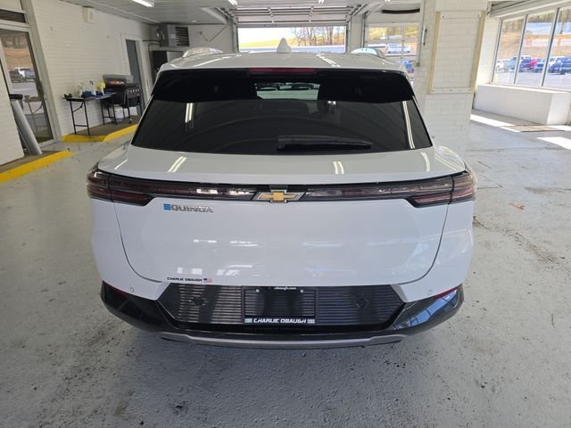 Used 2025 White Chevrolet LT image 4