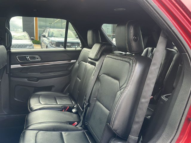 Used 2017 Red Ford Limited image 28