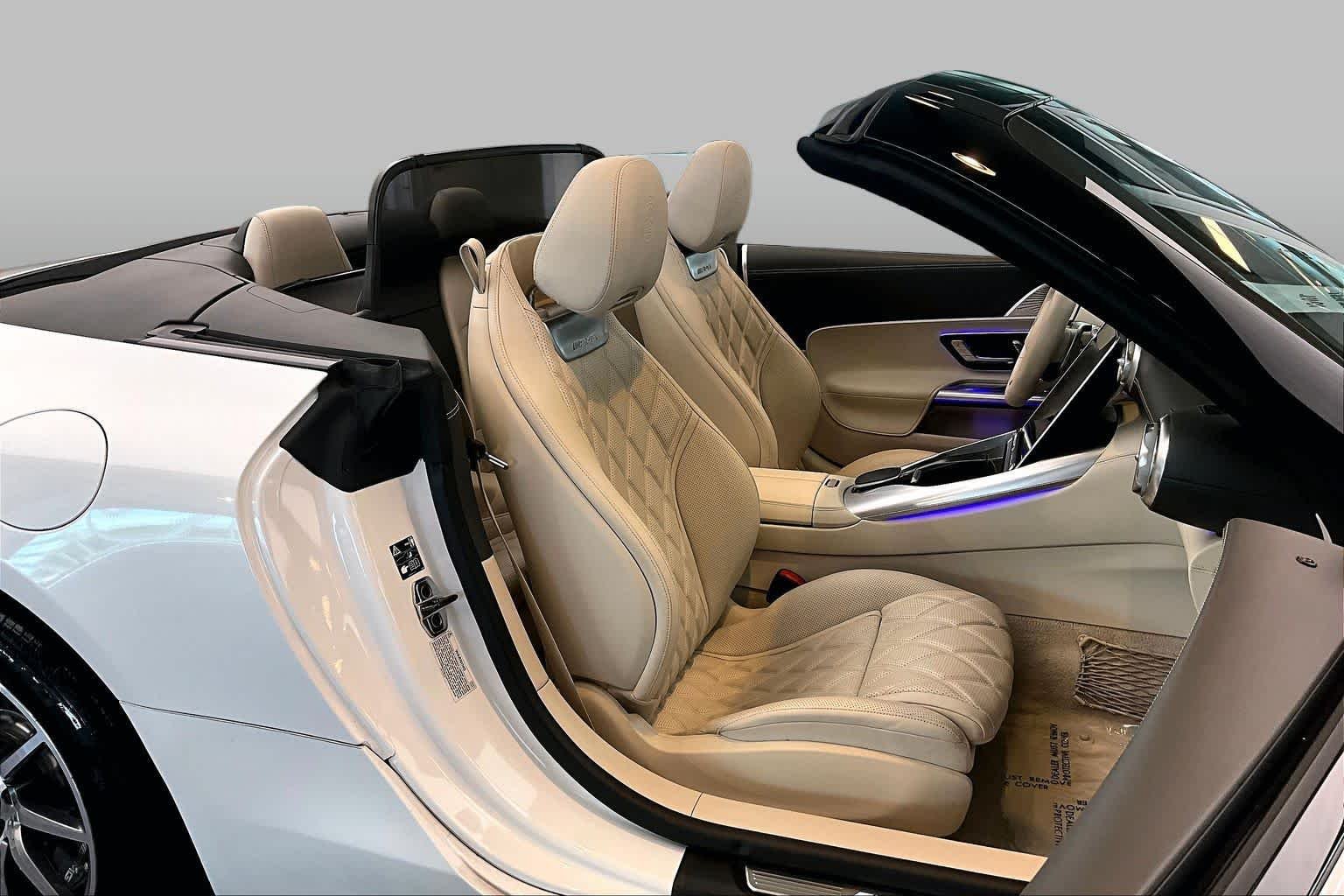 Used 2023 MANUFAKTUR Moonlight White Metallic Mercedes-Benz AMG® SL 43 image 9