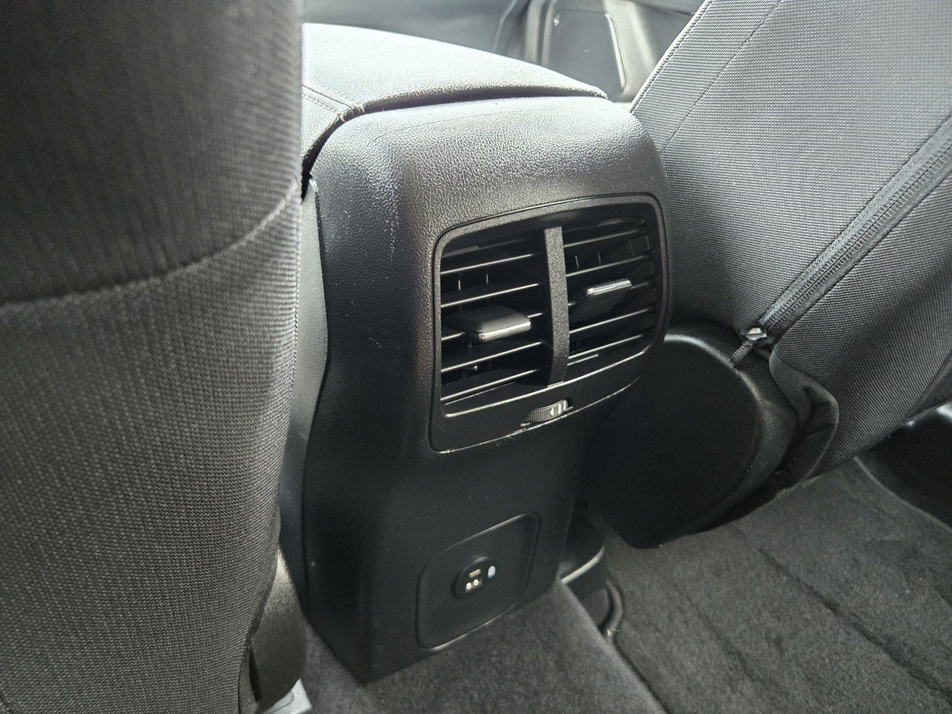 Used 2022  Ford SE image 27