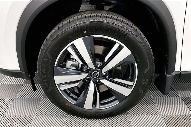 2025 Nissan Rogue SL - Photo 11