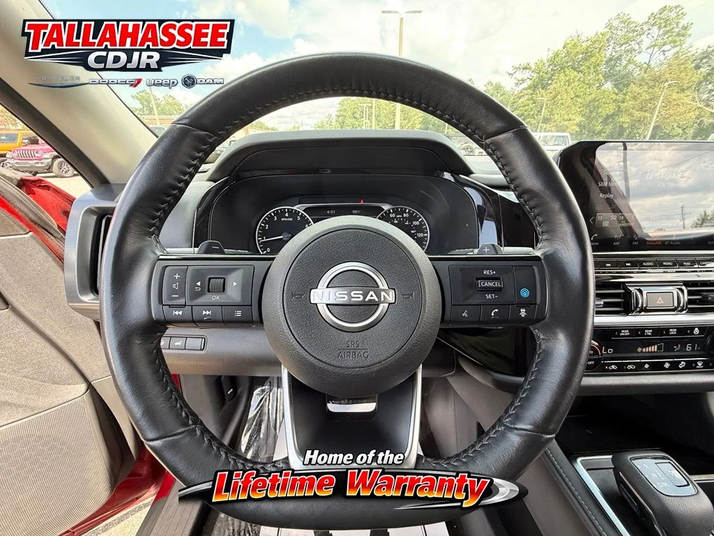 Used 2023 Scarlet Nissan SL image 19