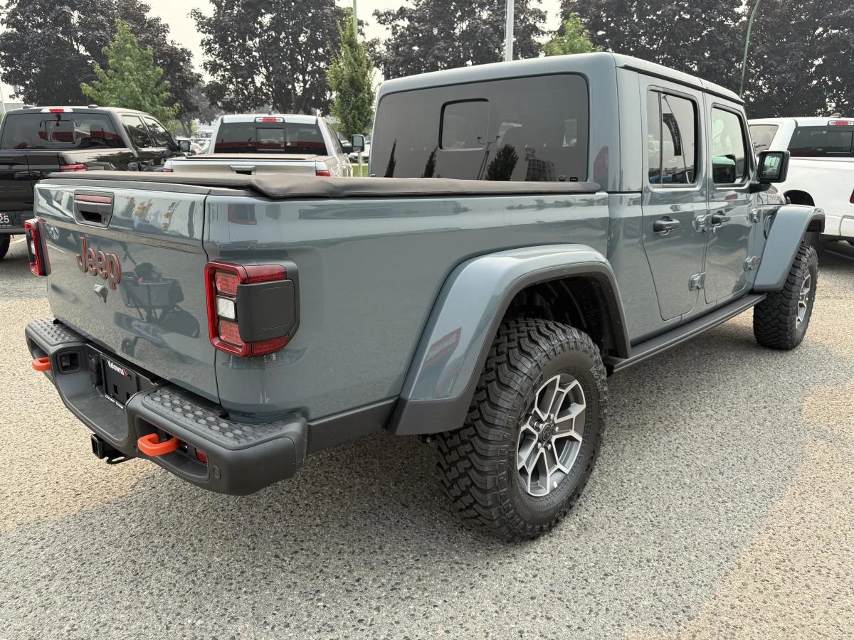 New 2026 Dark blue Jeep Mojave X image 6