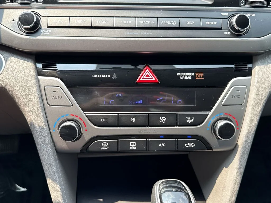 Used 2017 Gray Hyundai SE image 19
