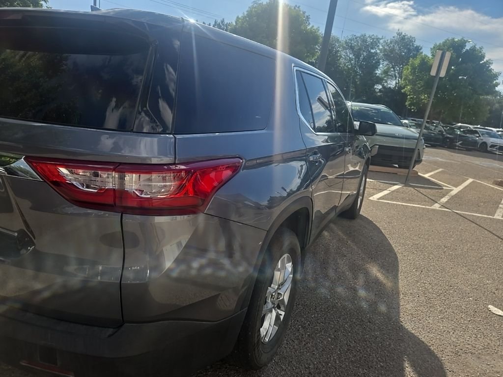 Used 2021 Gray Chevrolet LS image 3