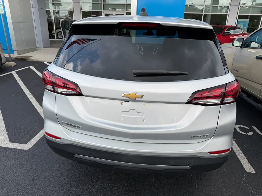 Used 2022 Silver Ice Metallic Chevrolet LT image 6
