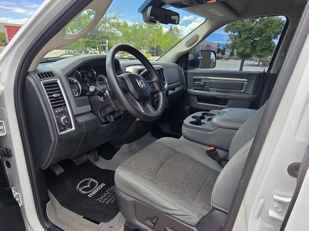 Used 2015 Bright White Clearcoat Ram Big Horn image 24