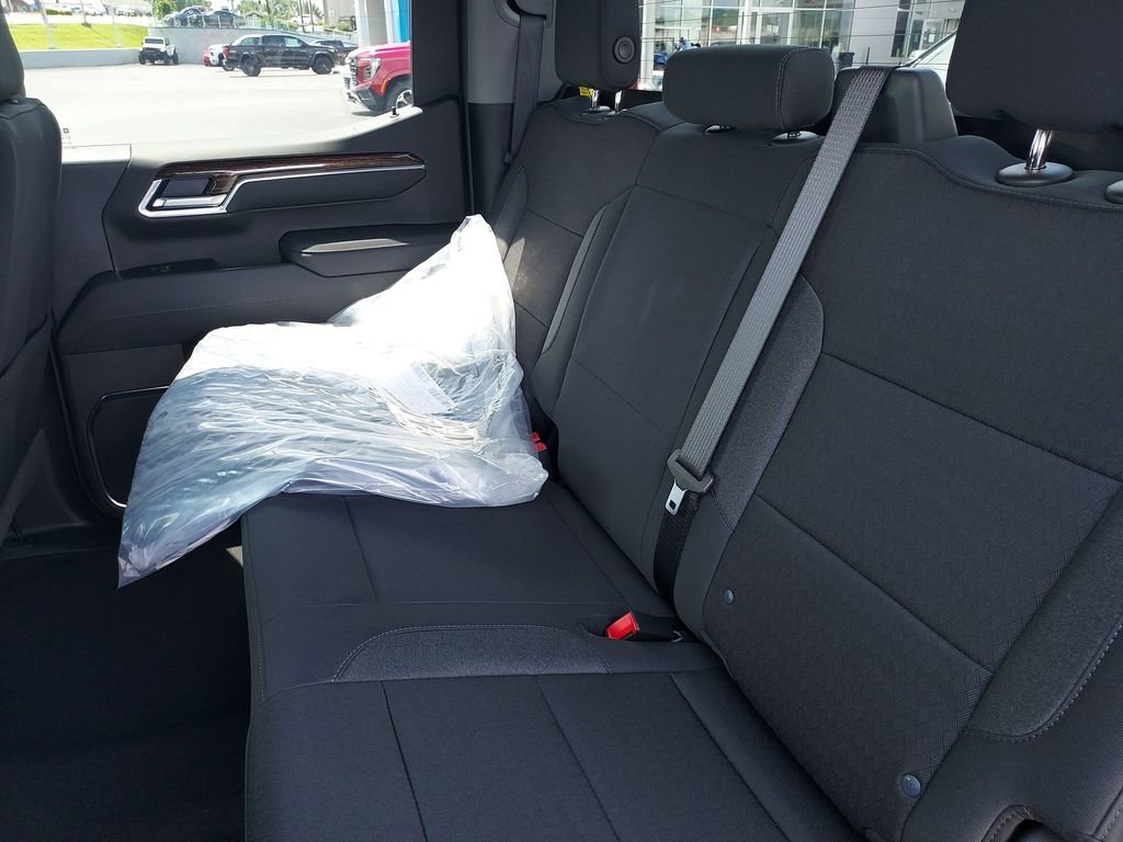 New 2026 Onyx Black GMC SLE image 28