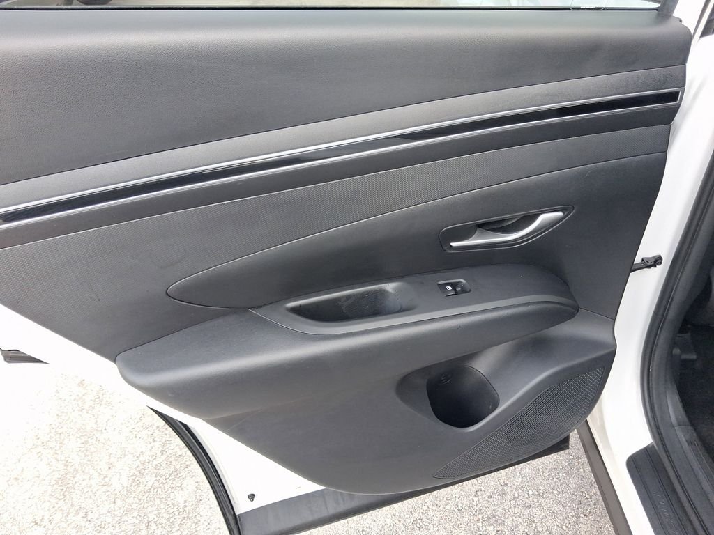 Used 2024 White Hyundai SEL image 13