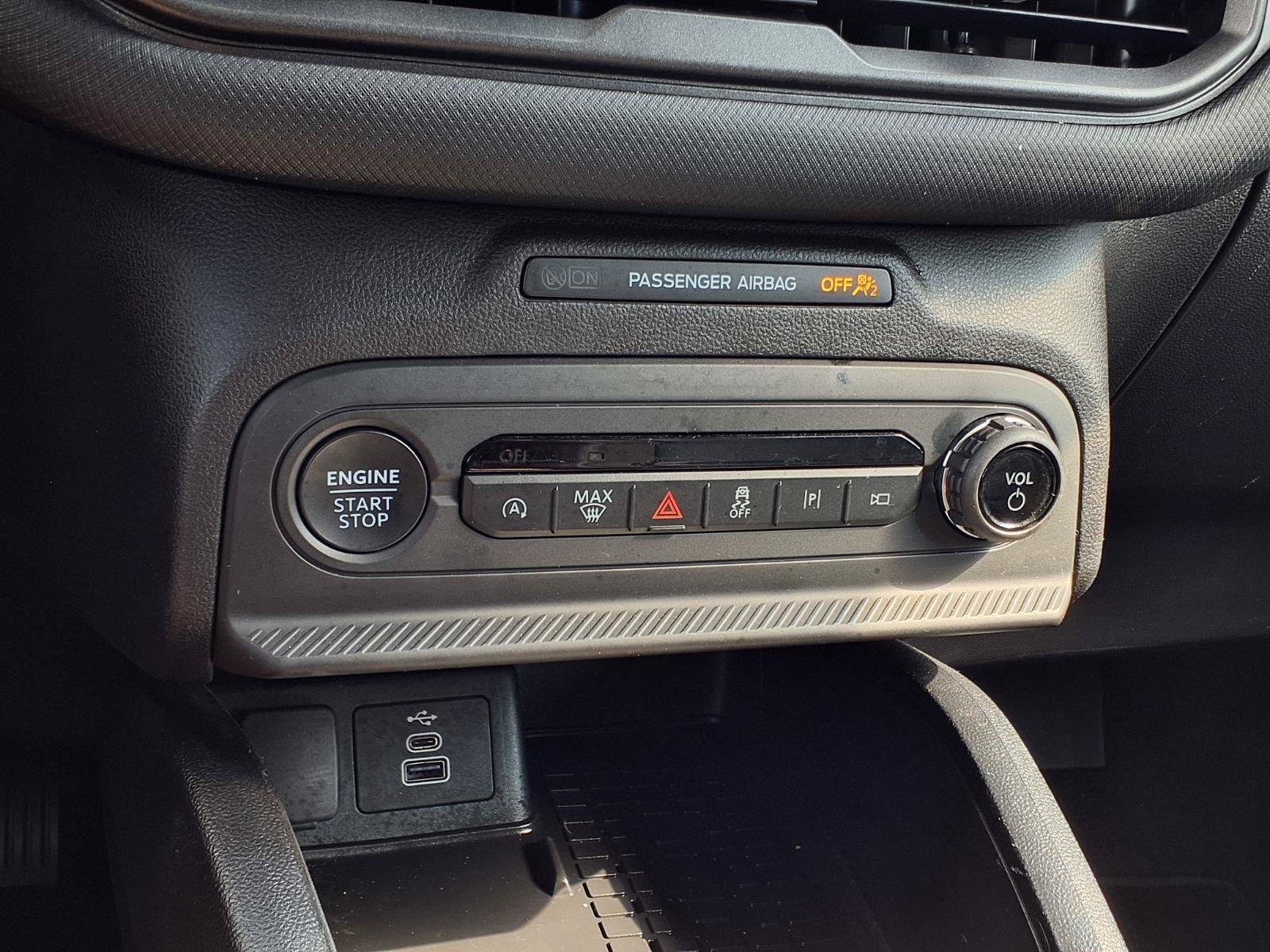Used 2025 Black Ford Outer Banks image 18