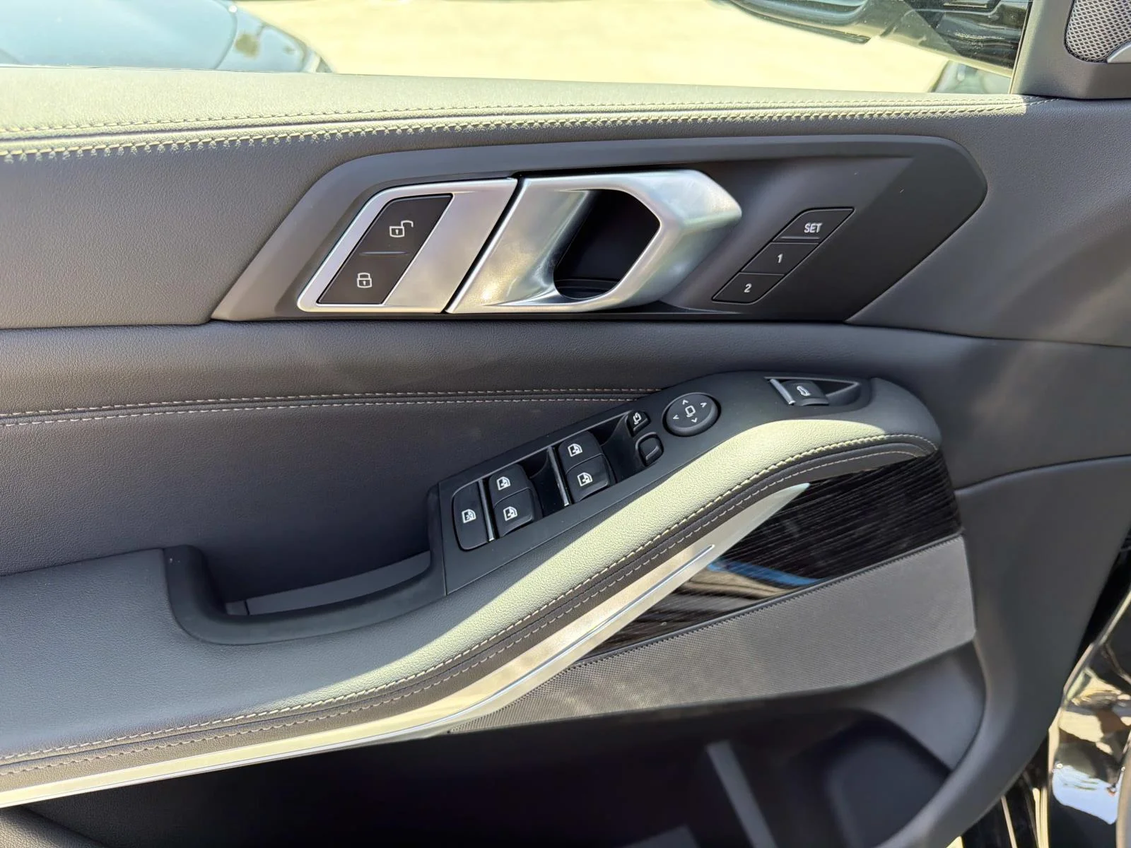 New 2026 Black Sapphire Metallic BMW sDrive40i image 13