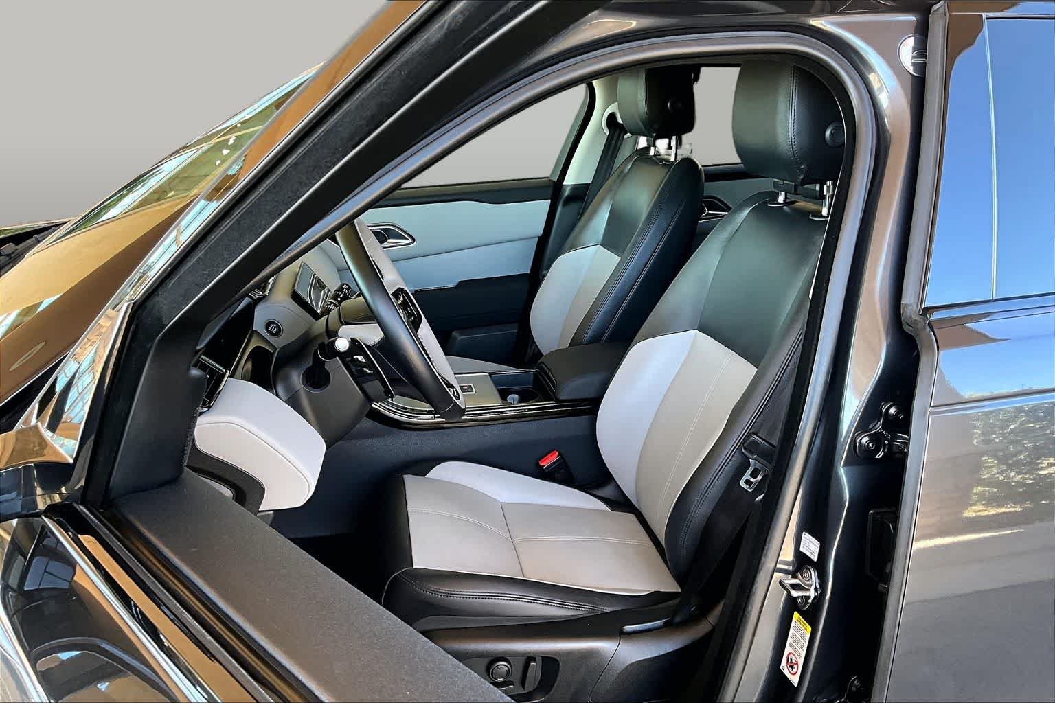 Used 2025 Carpathian Grey Premium Metallic Land Rover S image 8