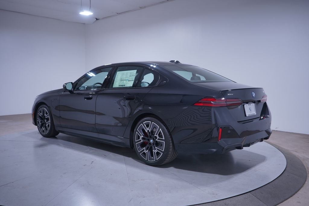 2026 Bmw 550e xDrive photo 2