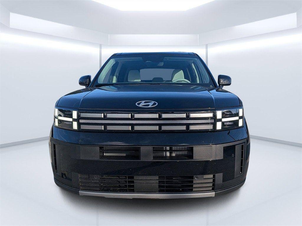 New 2026 Black Hyundai SE FWD image 8