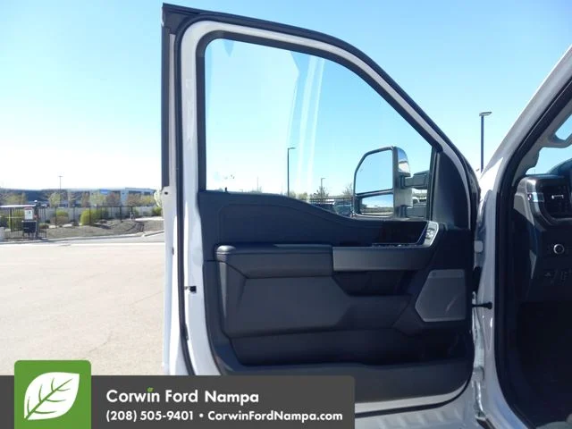 New 2026 Oxford White Ford Lariat image 10