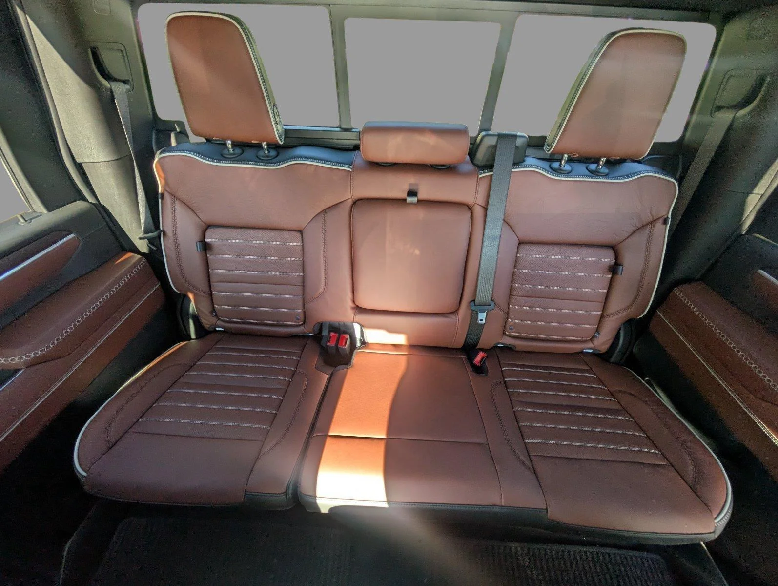 New 2026 Glacier White Tricoat GMC Denali Ultimate image 31