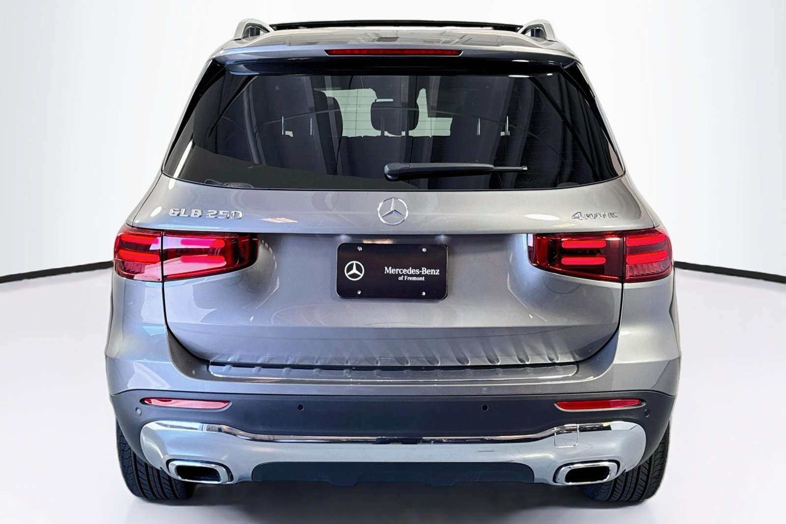 New 2026 Mountain Grey Metallic Mercedes-Benz GLB 250 image 6