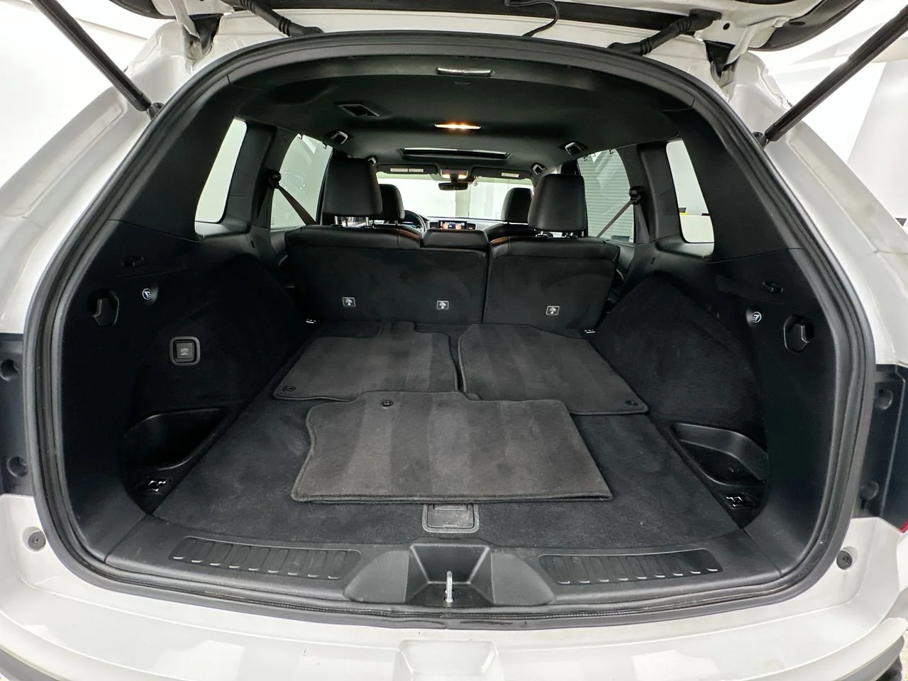Used 2021 White Honda EX-L image 38