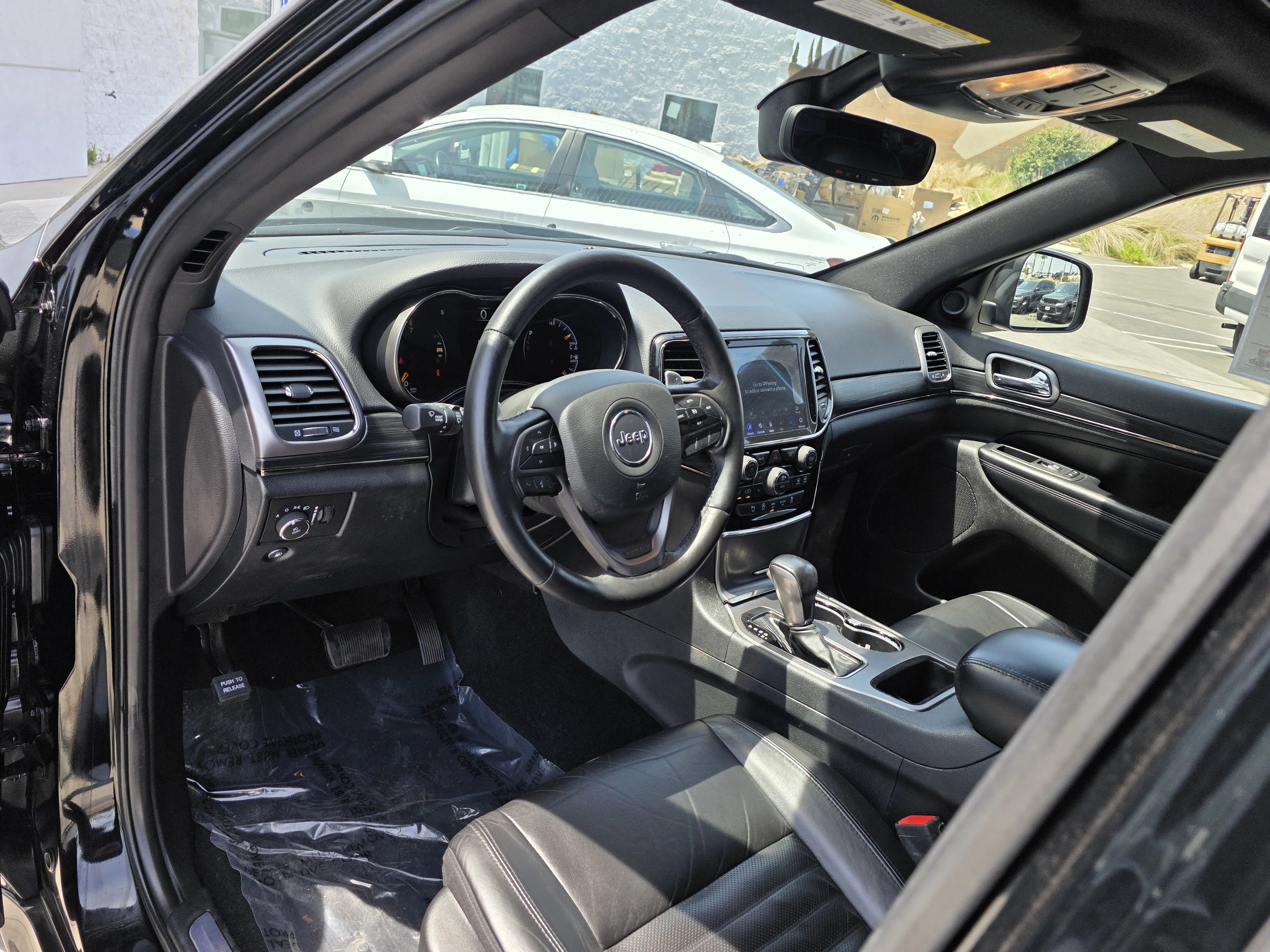 Used 2020 Diamond Black Jeep Limited image 10