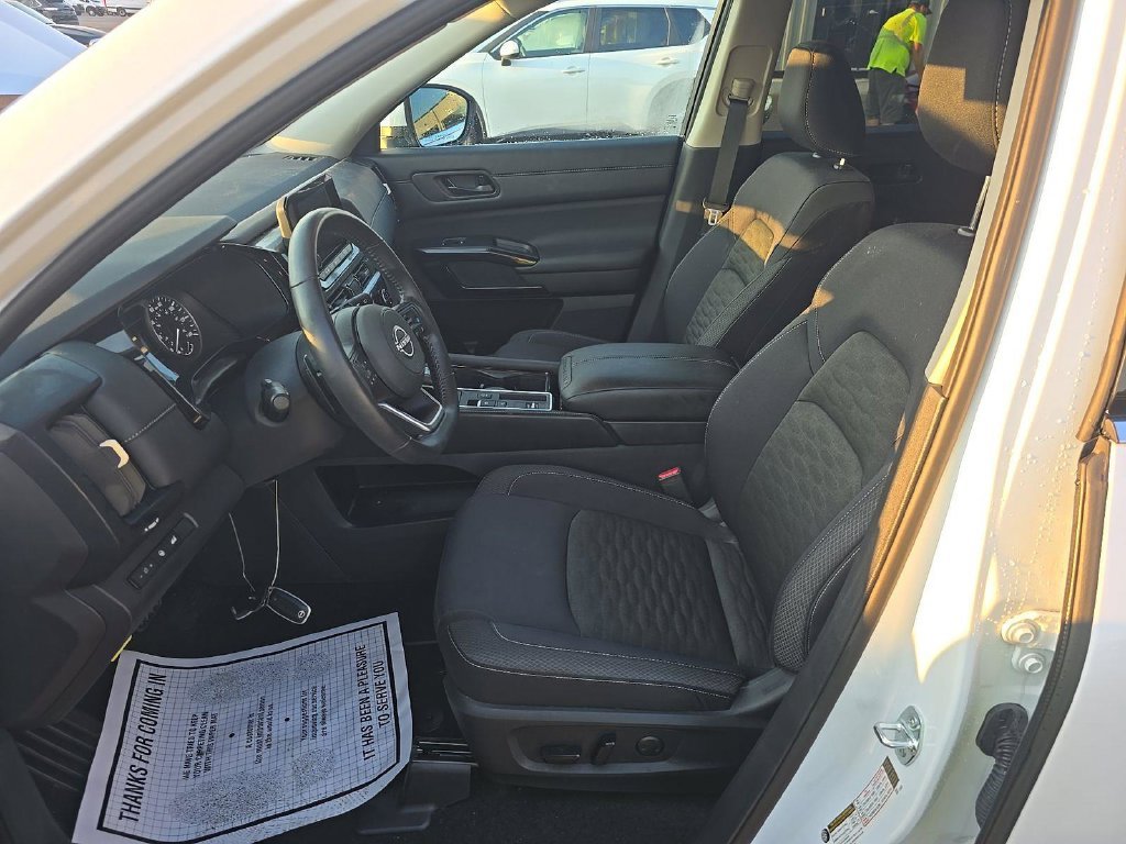 Used 2025 White Nissan SV image 36