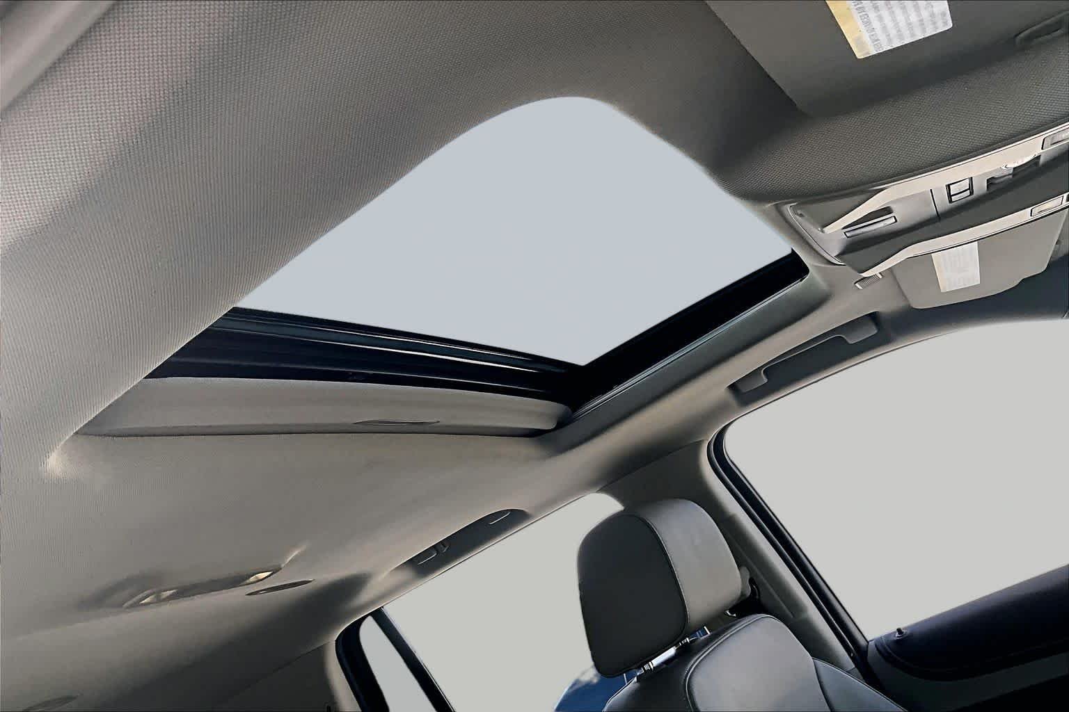 Used 2019 Black Chevrolet Premier image 13