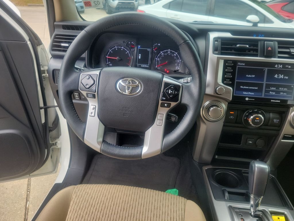 Used 2023 White Toyota SR5 image 22