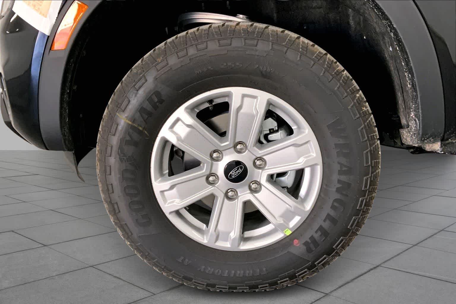 New 2026 Shadow Black Ford XL image 9