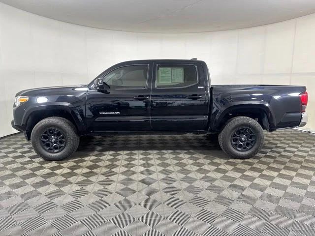 Certified Used 2020 Midnight Black Metallic Toyota SR5 image 7