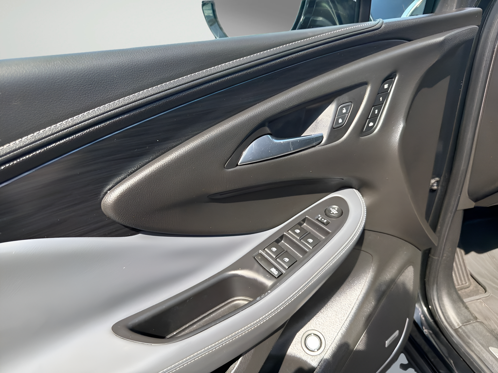 Used 2020 Black Buick Premium I image 14