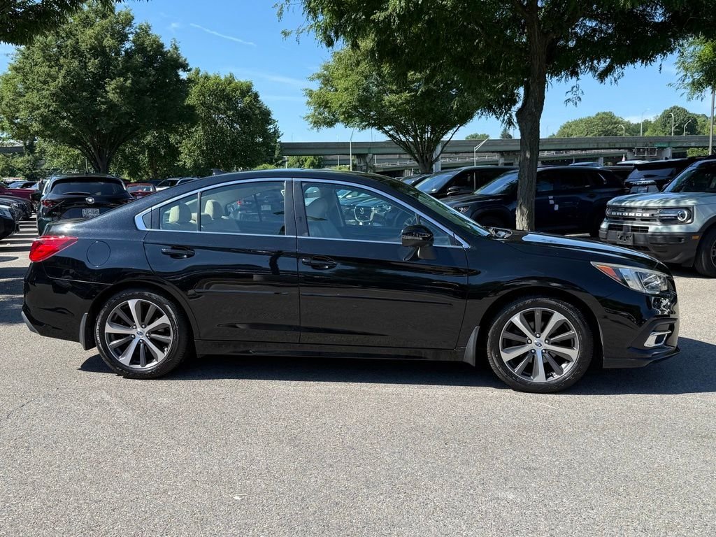 Used 2019 Black Subaru 2.5i image 10