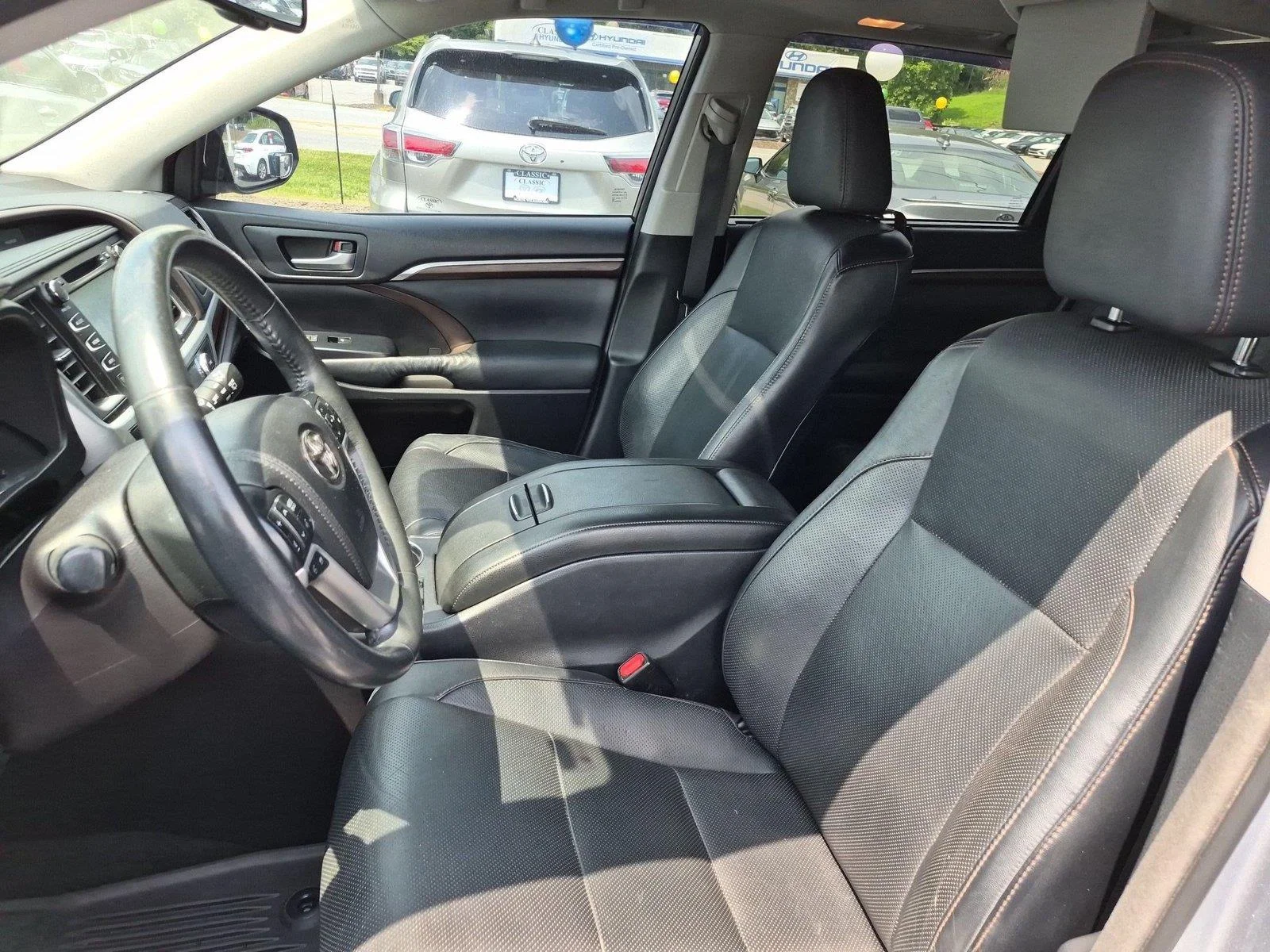 Used 2014 Silver Sky Metallic Toyota Limited image 18