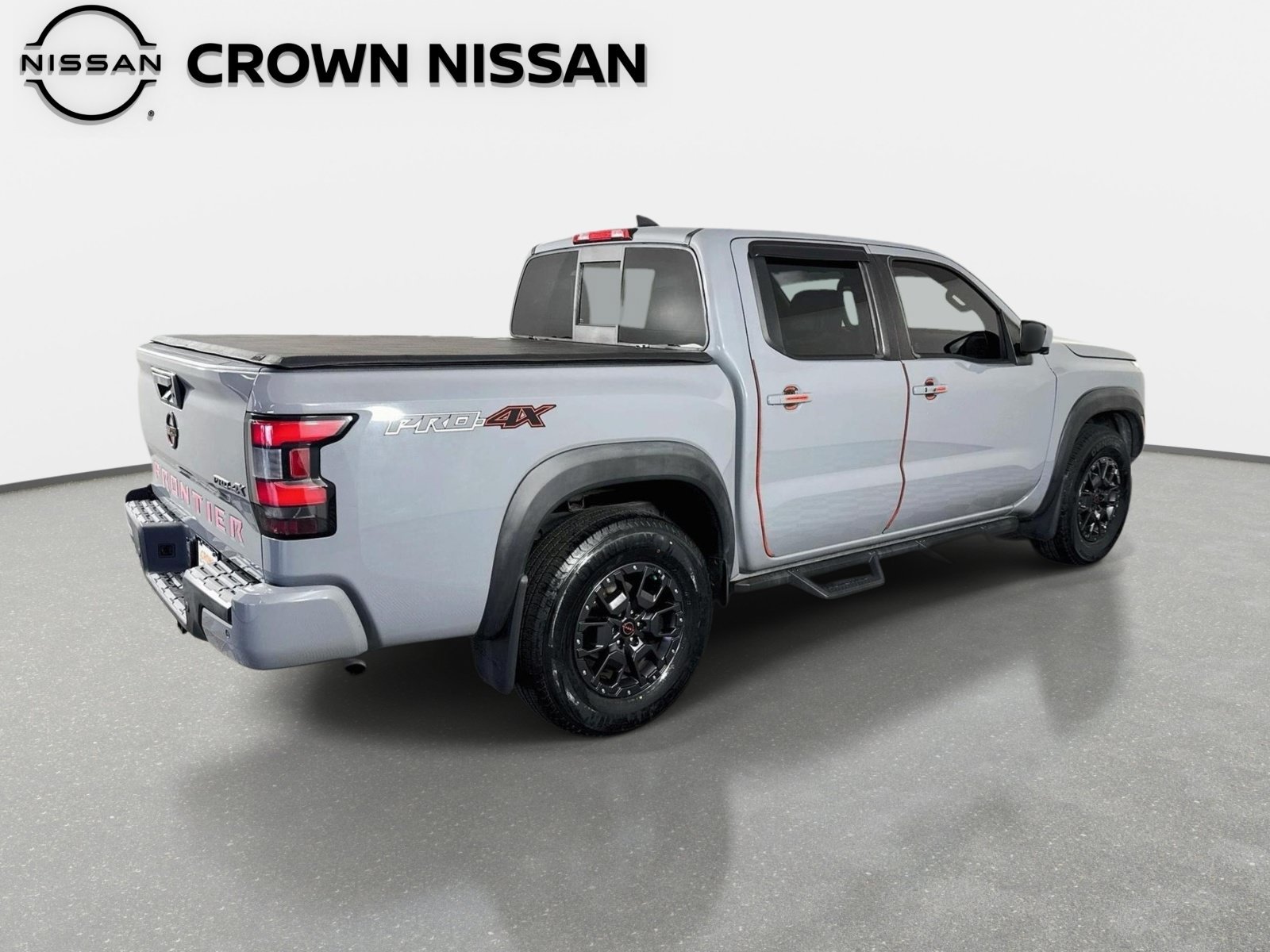 Used 2022 Boulder Grey Pearl Nissan PRO-4X image 5