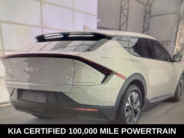 Used 2024  Kia Light image 2