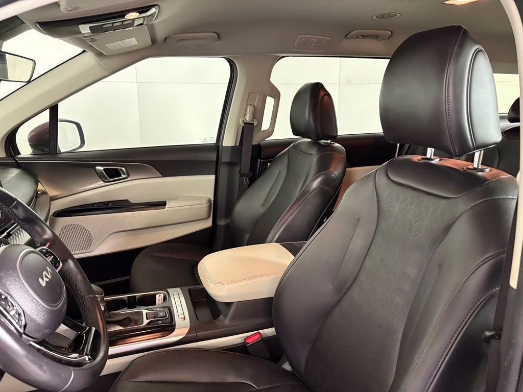 Used 2022 Red Kia LXS image 18