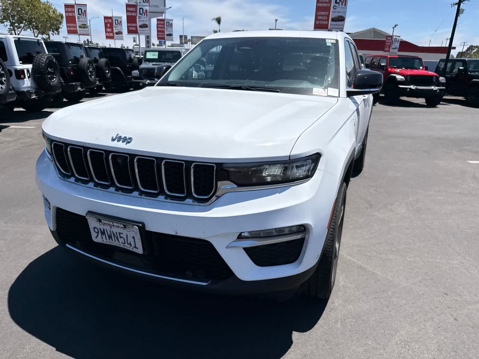 Used 2023 Bright White Clearcoat Jeep  image 3