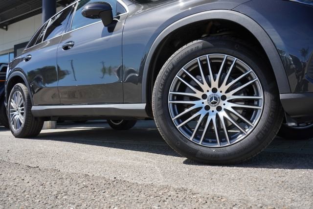 New 2026 Graphite Grey Metallic Mercedes-Benz GLC 300 image 39