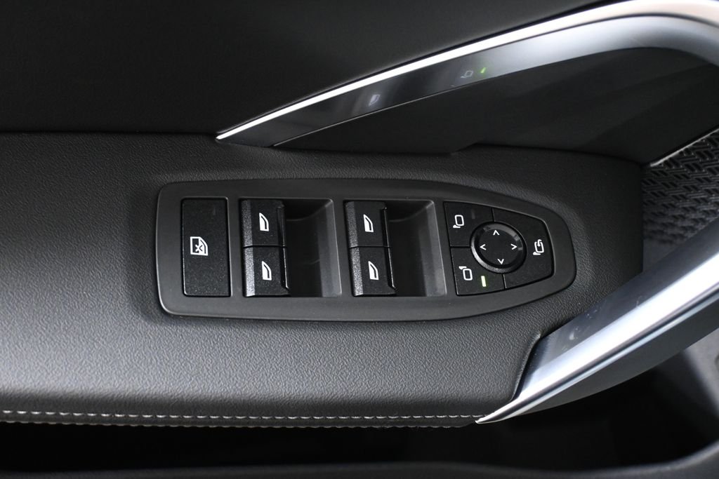 New 2026 Green Metallic BMW xDrive28i image 30