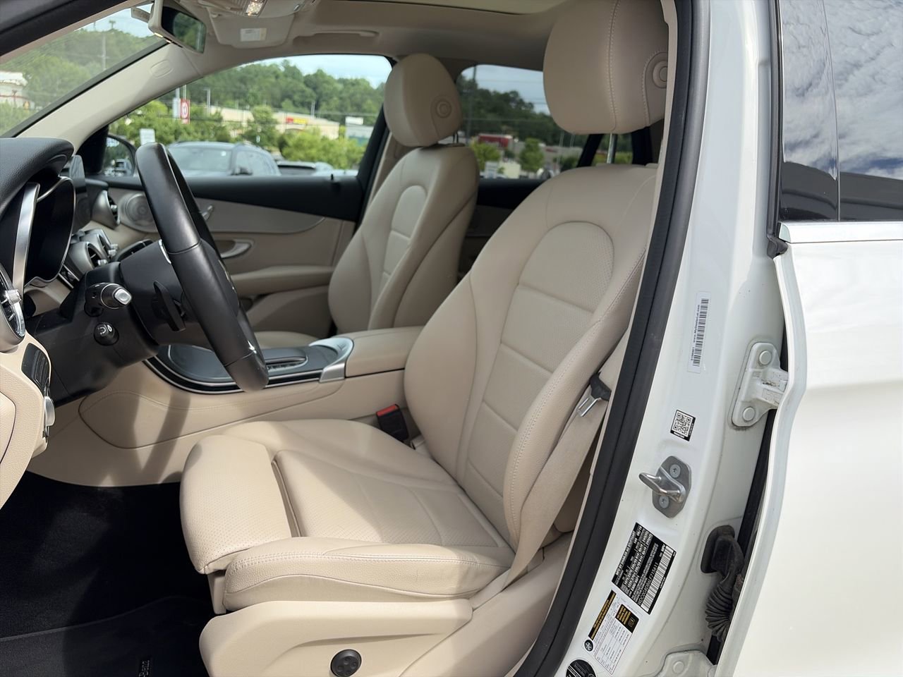 Used 2020 designo Diamond White Metallic Mercedes-Benz GLC 300 image 14