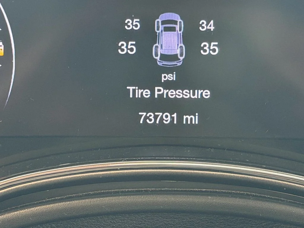 Used 2018 Gray Jeep Limited image 25