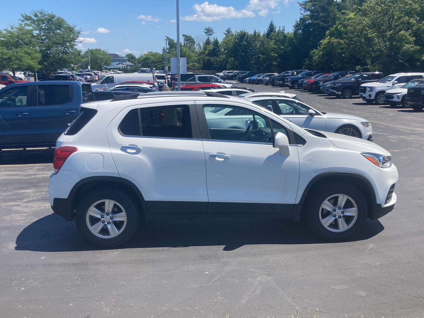 Used 2018 Summit White Chevrolet LT image 8