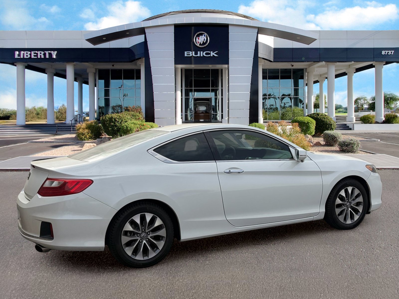 Used 2013  Honda EX-L image 2