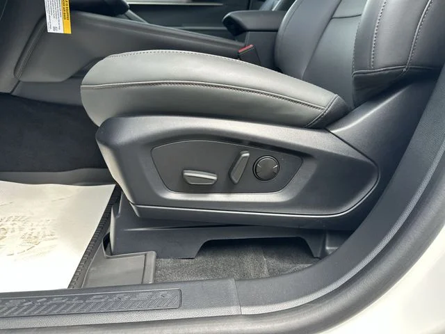 New 2026 Star White Metallic Tri-Coat Ford Active image 16