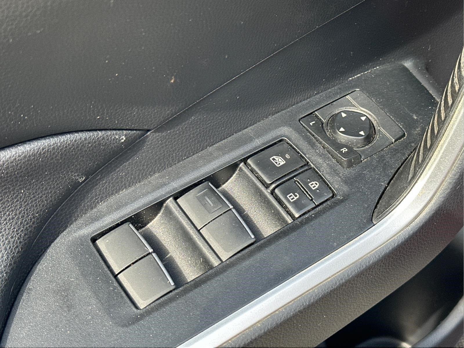 2019 Toyota RAV4 XLE Premium - Photo 18