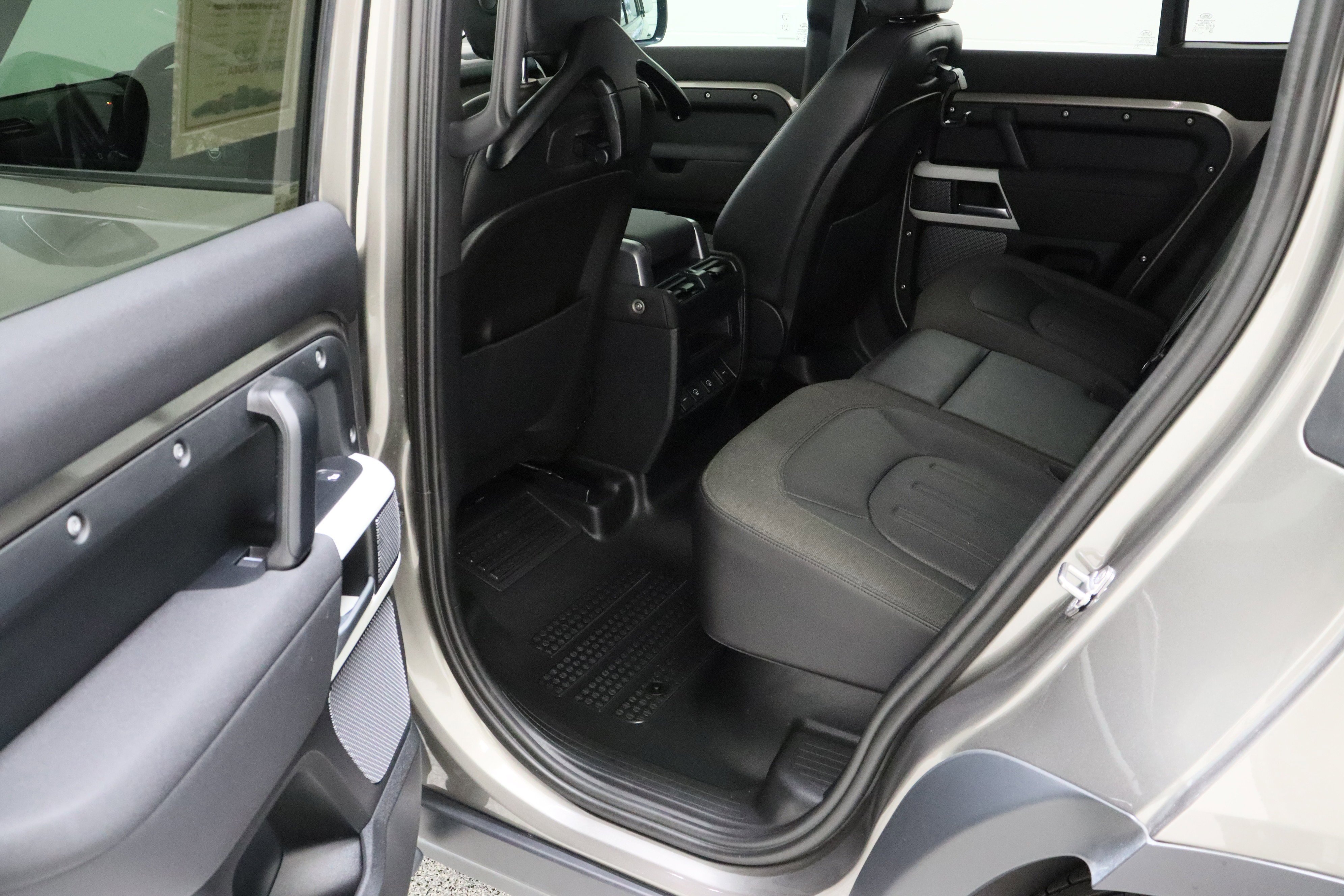 Used 2021 BROWN Land Rover SE 3.0T/Electric image 29