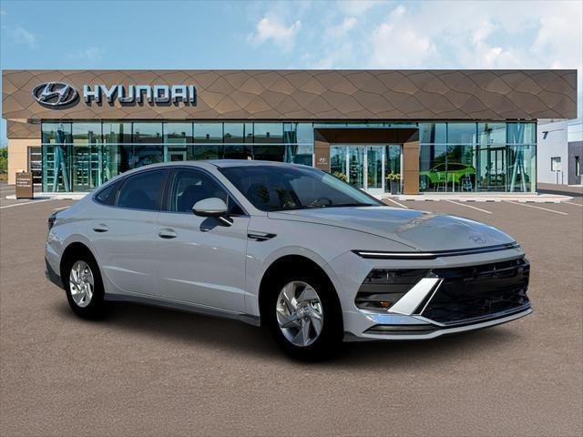 New 2026 Transmission Blue Hyundai SE image 10